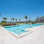 Апартаменты Ultimate Luxury Sea Views At Velaya Rdr408 *